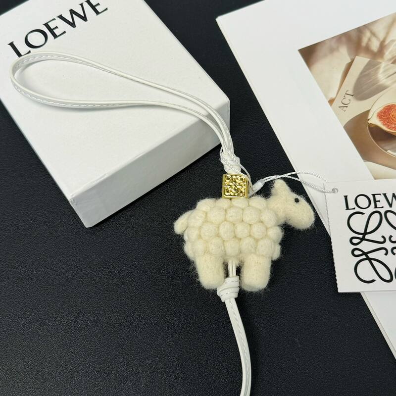 Loewe White shoulder bag — Top Quality Replica