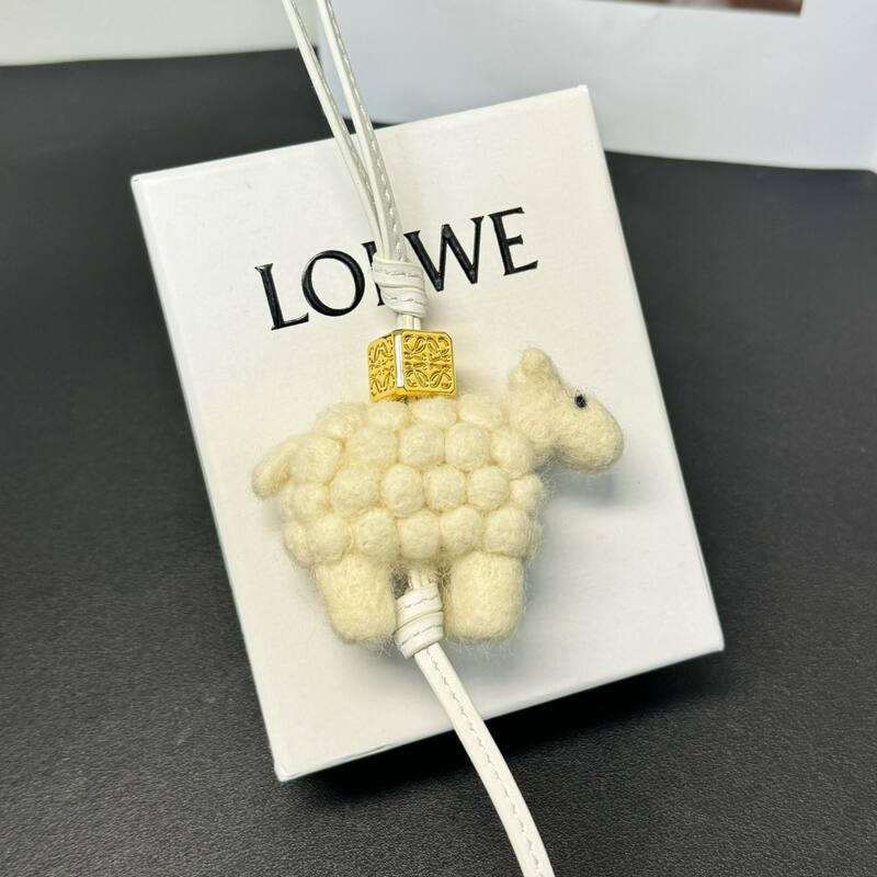 Loewe White shoulder bag — Top Quality Replica
