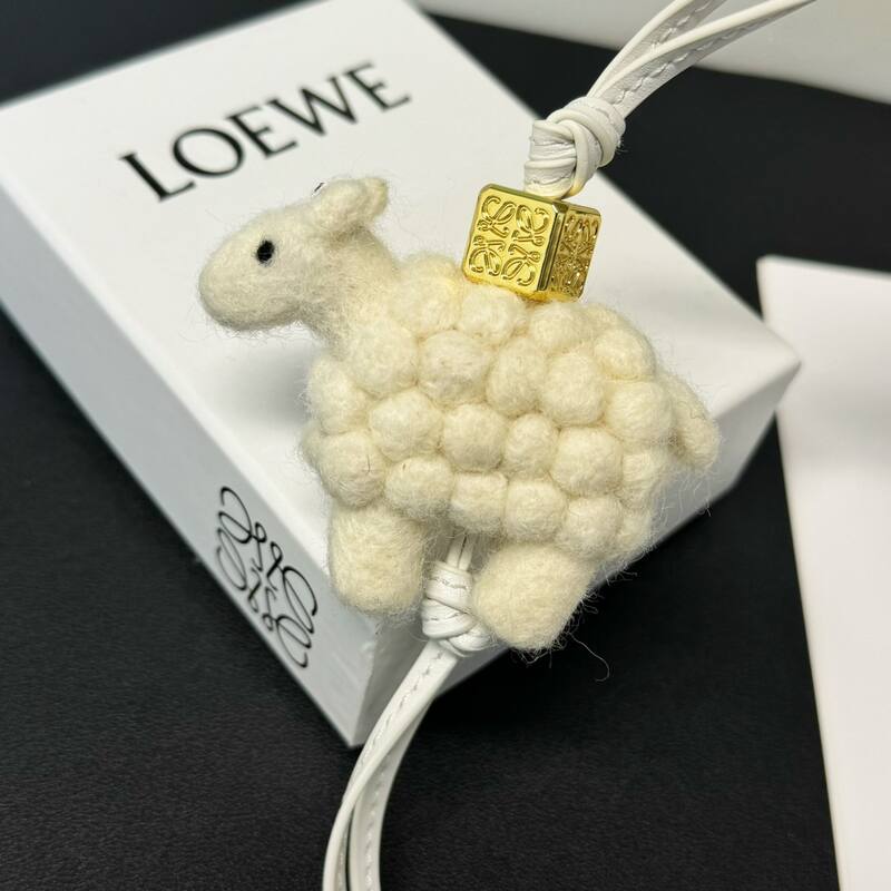 Loewe White shoulder bag — Top Quality Replica