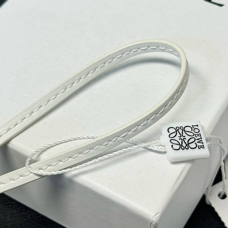Loewe White shoulder bag — Top Quality Replica