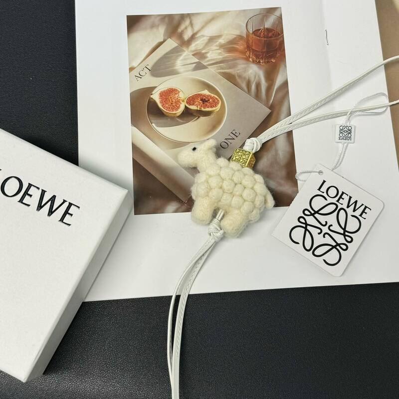 Loewe White shoulder bag — Top Quality Replica