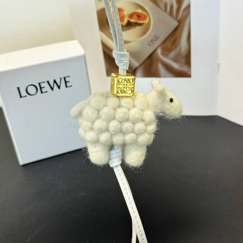 Loewe White shoulder bag — Top Quality Replica