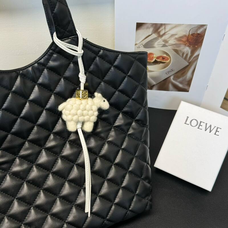 Loewe Gold 40x30x16cm shoulder bag — Top Quality Replica