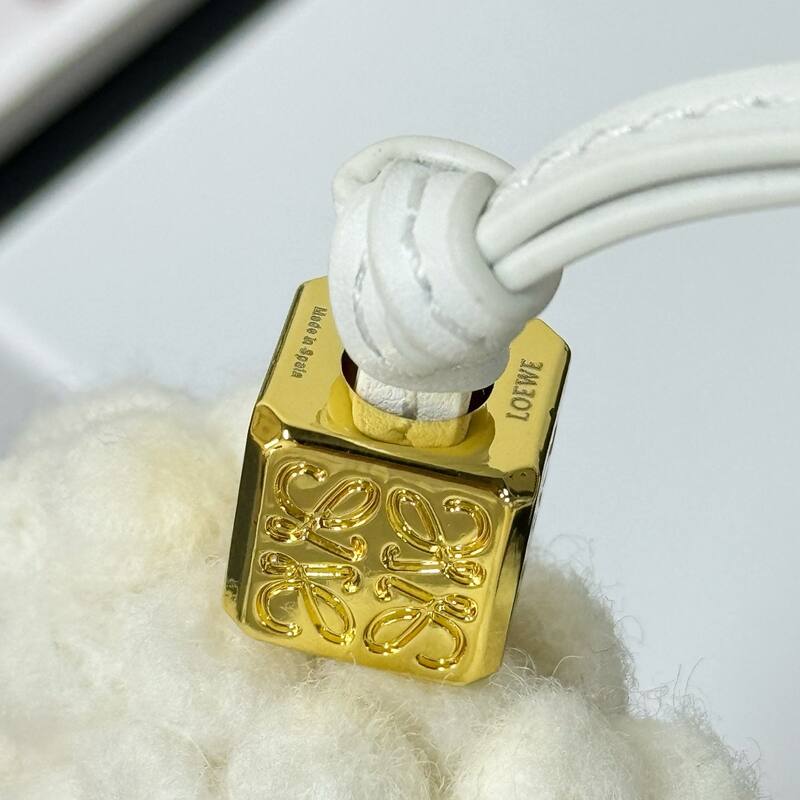 Loewe White shoulder bag — Premium Replica