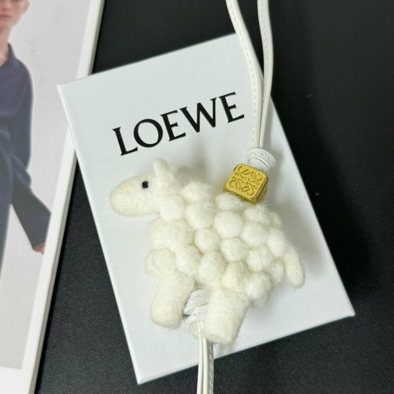 Loewe White shoulder bag — Premium Replica