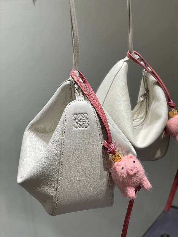 Loewe White 25x18x10cm shoulder bag — Premium Replica