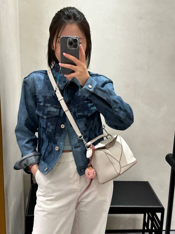 Loewe White 25x18x10cm shoulder bag — Premium Replica