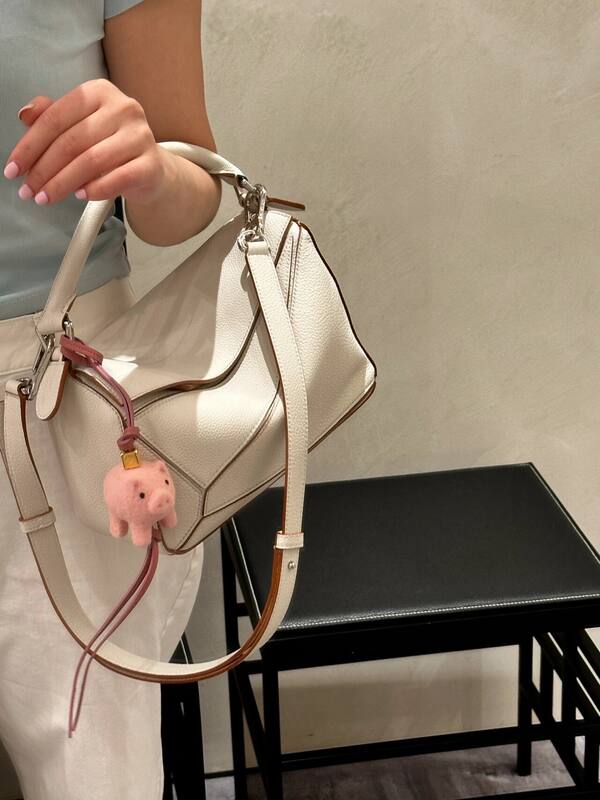 Loewe White 25x18x10cm shoulder bag — Premium Replica