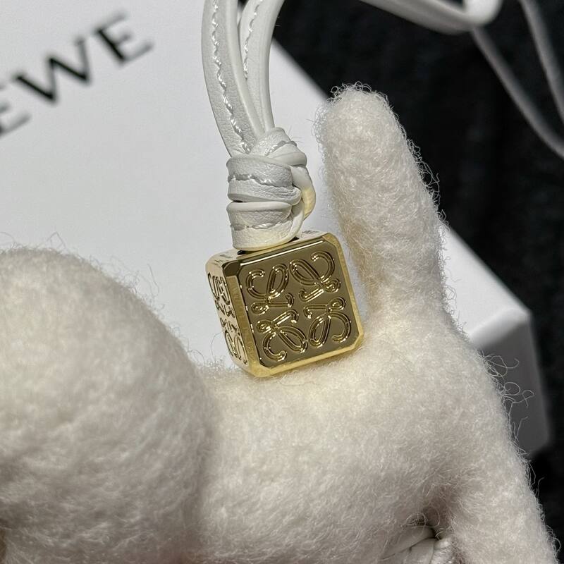 Loewe White shoulder bag — 1:1 Replica