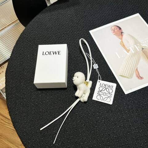 Loewe White shoulder bag 1 1 Replica