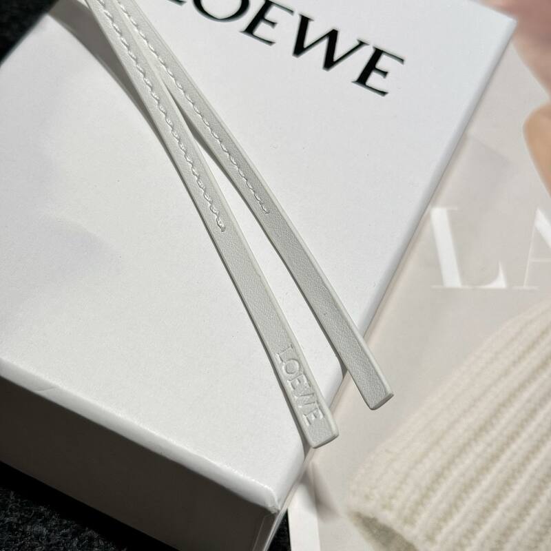 Loewe White shoulder bag — 1:1 Replica