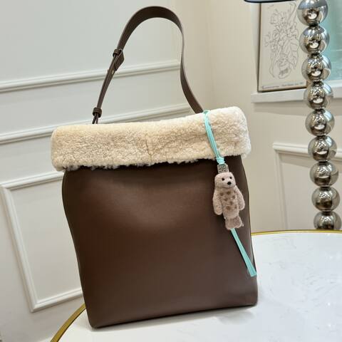 Loewe Brown shoulder bag 1 1 Replica