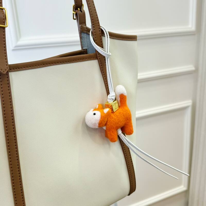 Loewe White shoulder bag — AAA Quality Replica