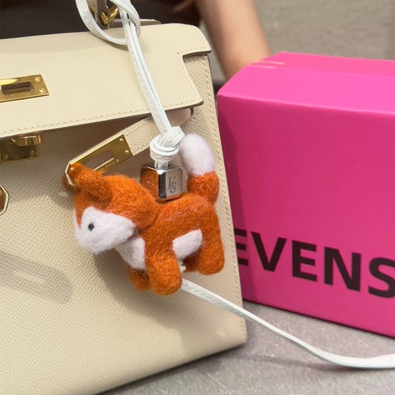 Loewe White shoulder bag — AAA Quality Replica