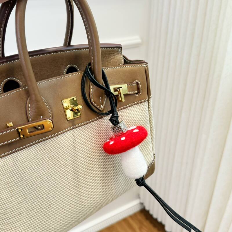 Loewe Red shoulder bag — 1:1 Replica