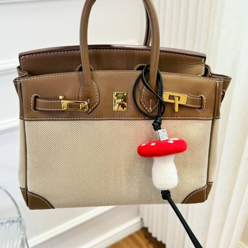 Loewe Red shoulder bag — 1:1 Replica