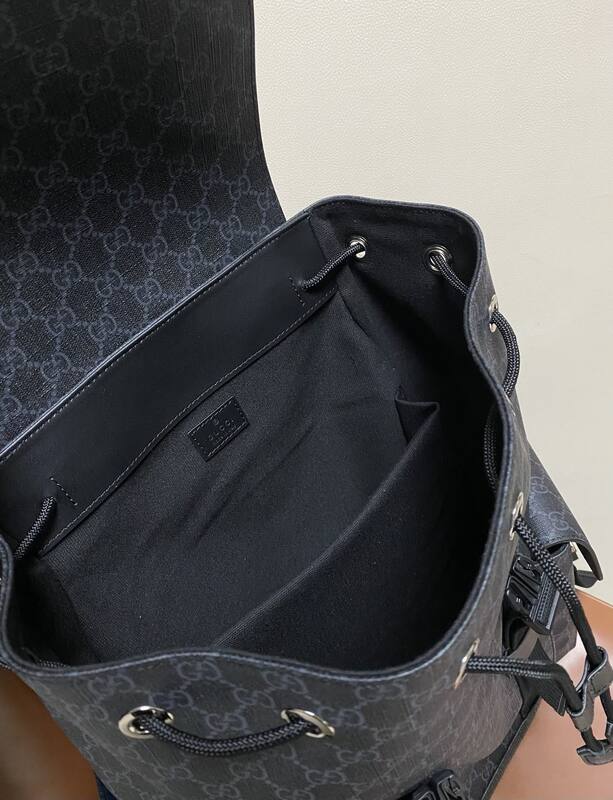 Gucci Black GG Supreme backpack — Top Quality Replica