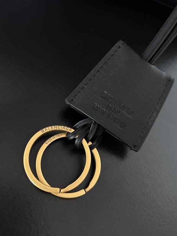 Balenciaga Black 30x22x12cm shoulder bag — Top Quality Replica