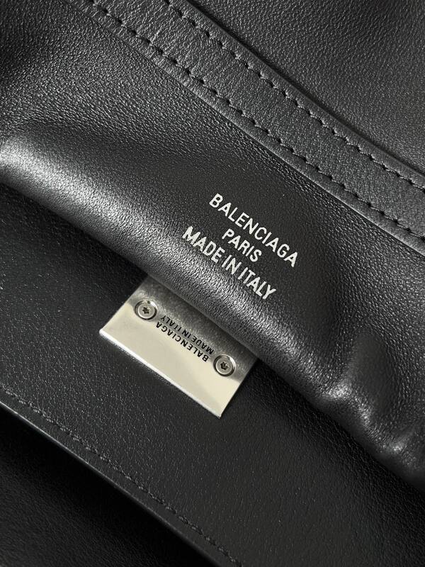 Balenciaga Black 30x22x12cm shoulder bag — AAA Quality Replica