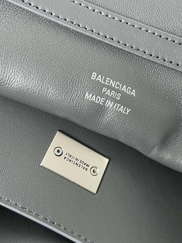 Balenciaga Grey 30x22x12cm shoulder bag — 1:1 Replica