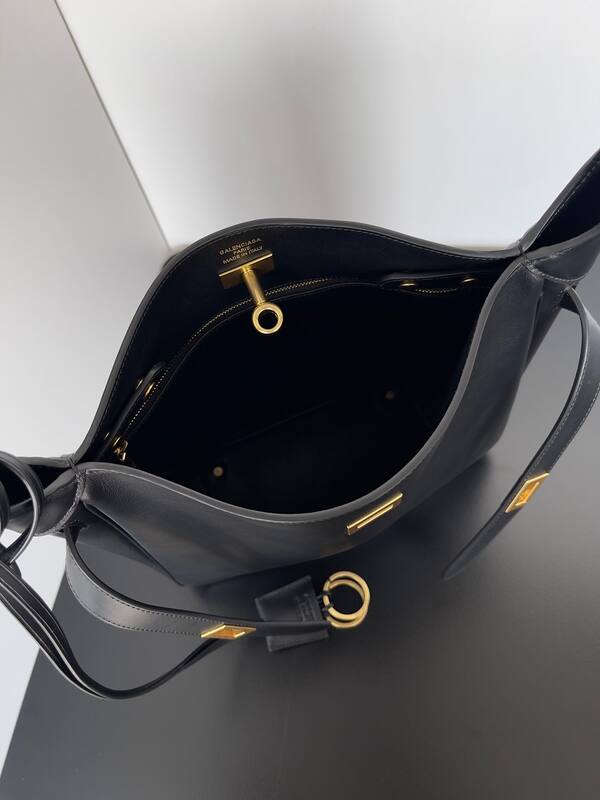 Balenciaga Black 30x22x12cm shoulder bag — Premium Replica