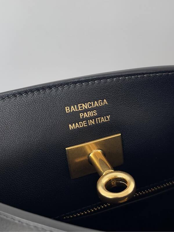 Balenciaga Black 30x22x12cm shoulder bag — Premium Replica