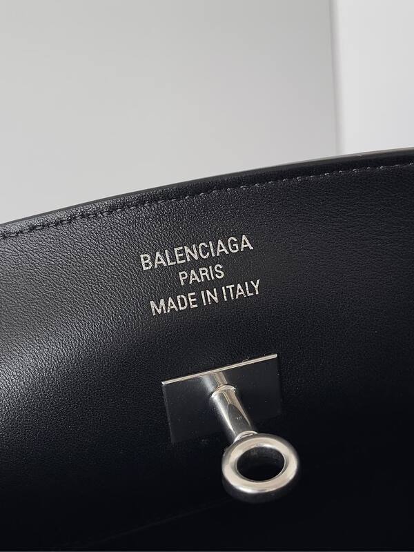 Balenciaga Black 30x22x12cm shoulder bag — Premium Replica