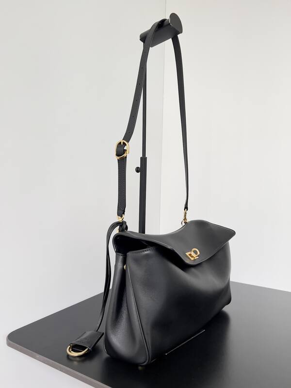 Balenciaga Black 30x22x12cm shoulder bag — Premium Replica