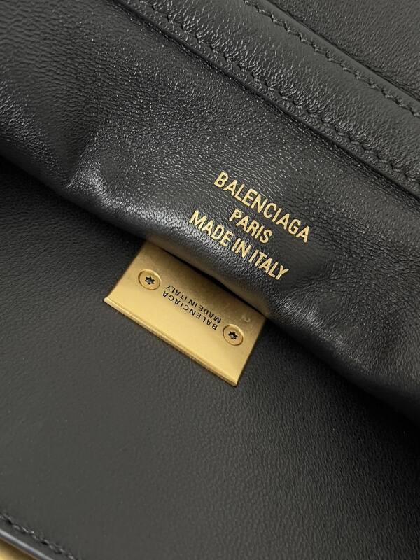 Balenciaga Black 30x22x12cm shoulder bag — Premium Replica