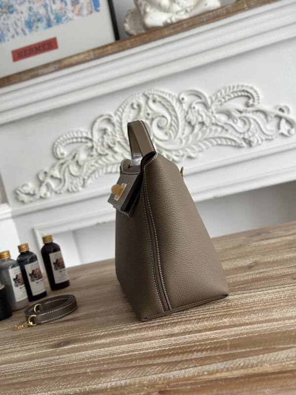 Hermes 2424 Taupe shoulder — AAA Quality Replica