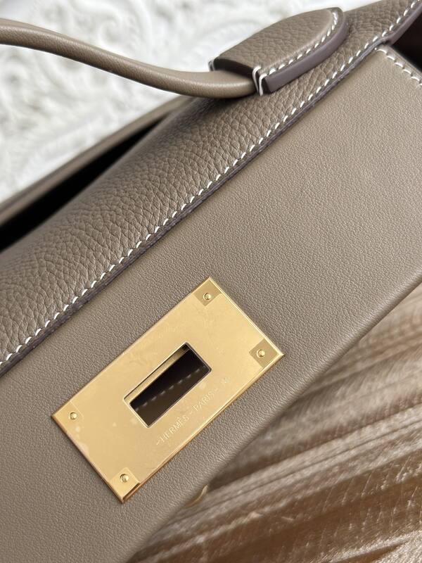Hermes 2424 Taupe shoulder — AAA Quality Replica
