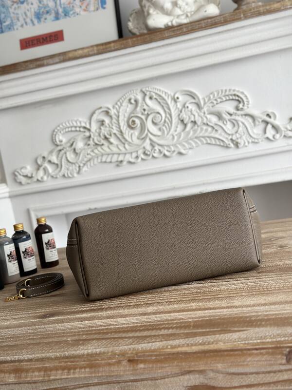 Hermes 2424 Taupe shoulder — AAA Quality Replica