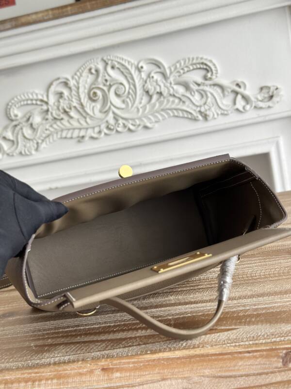 Hermes 2424 Taupe shoulder — AAA Quality Replica