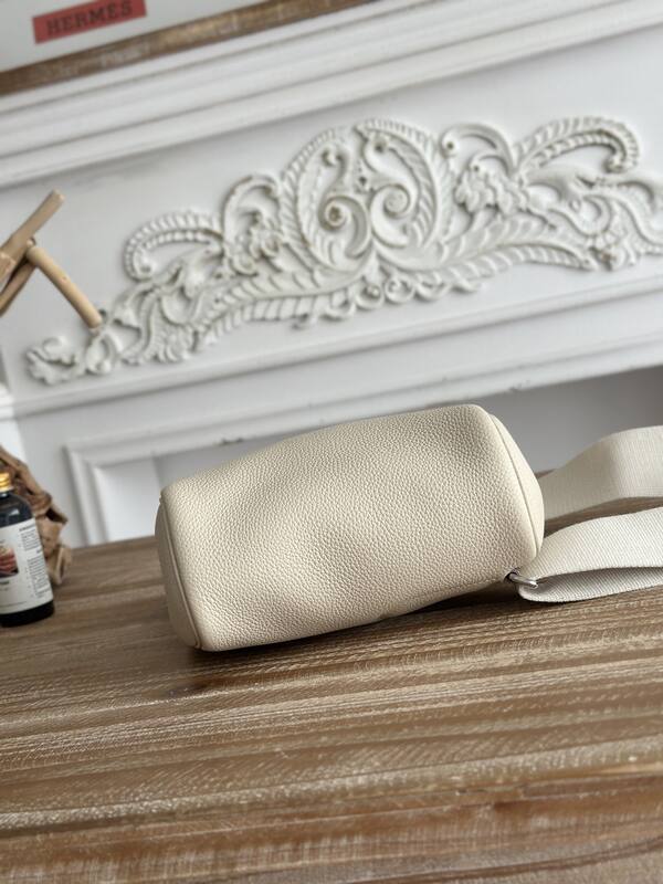 Hermes Milkshake White crossbody — AAA Quality Replica