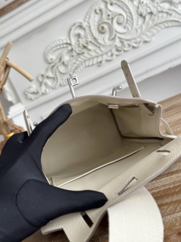 Hermes Milkshake White crossbody — AAA Quality Replica