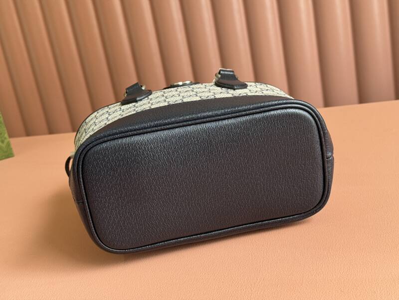 Gucci Beige GG Supreme with Black leather trim tote — Premium Replica