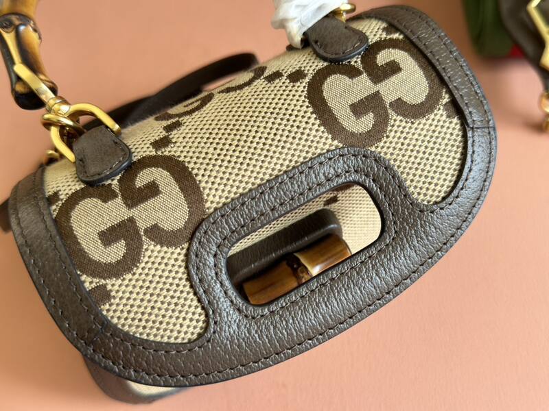 Gucci Bamboo 686864 GG Supreme beige and brown crossbody — Premium Replica