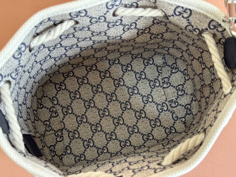 Gucci White and Navy Canvas crossbody — Top Quality Replica