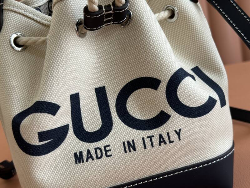 Gucci White and Navy Canvas crossbody — Top Quality Replica