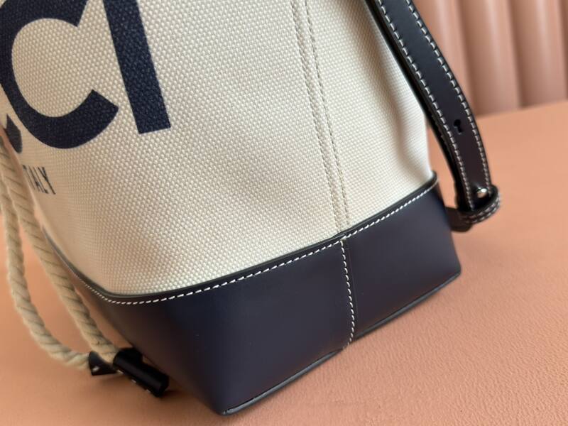 Gucci Ivory and black crossbody — AAA Quality Replica