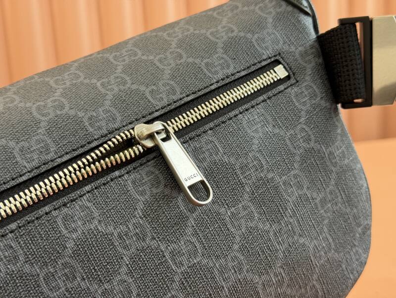 Gucci GG Supreme canvas crossbody — Premium Replica