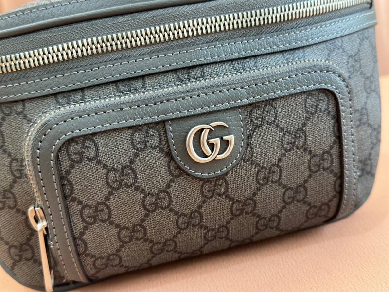 Gucci Black GG Supreme crossbody — Top Quality Replica
