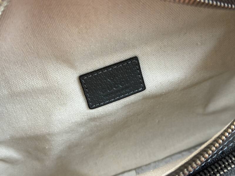 Gucci Black GG Supreme crossbody — Top Quality Replica