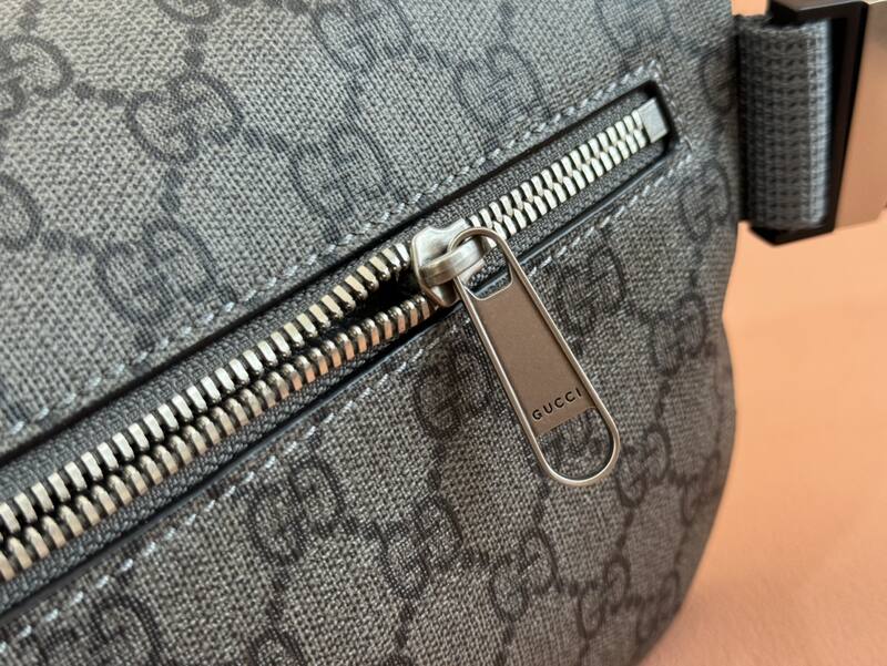 Gucci Black GG Supreme crossbody — Top Quality Replica