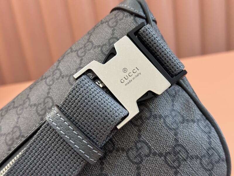 Gucci Black GG Supreme crossbody — Top Quality Replica