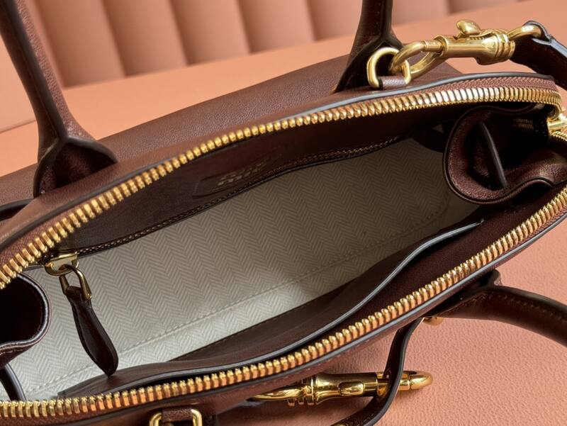 Miu Miu Brown 25x18x10cm shoulder bag — Premium Replica