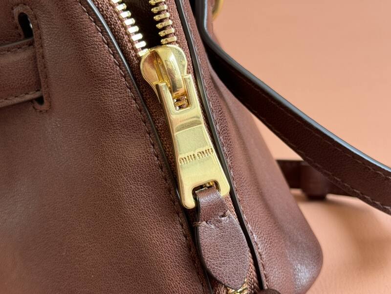 Miu Miu Brown 25x18x10cm shoulder bag — Premium Replica