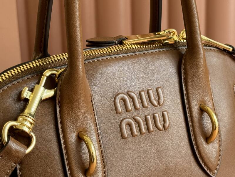 Miu Miu Brown 25x18x10cm shoulder bag — Top Quality Replica