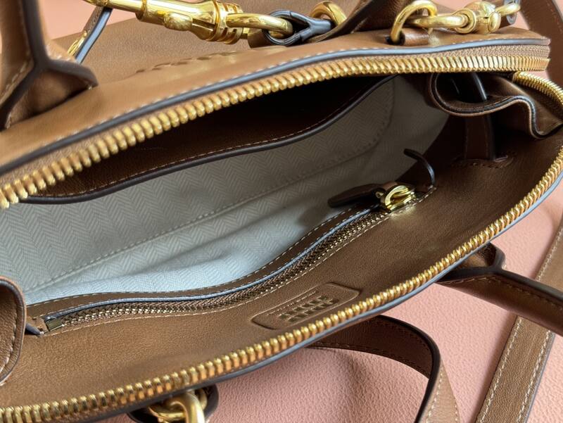 Miu Miu Brown 25x18x10cm shoulder bag — Top Quality Replica