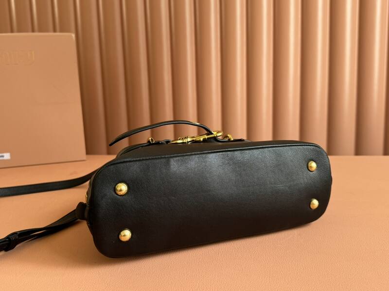 Miu Miu Black 25x18x10cm shoulder bag — AAA Quality Replica